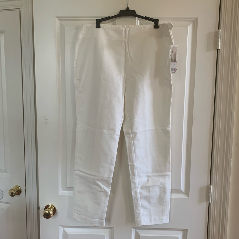 Sigurd Olsen, all cotton, thick fabric, solid, relaxed legs trousers. Gorgeous.
